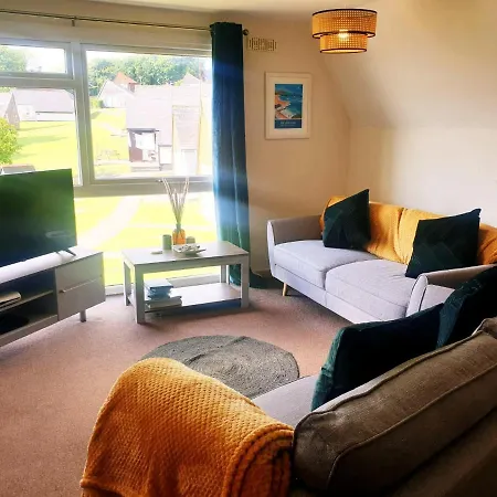 19 The Coombe