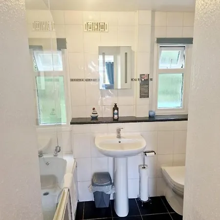 19 The Coombe * Bude